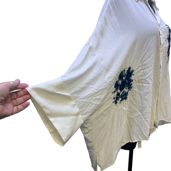 NWT Y's White & Indigo Tie-Dye Oversized Blouse, Size Small (2) - Picture 4 of 9